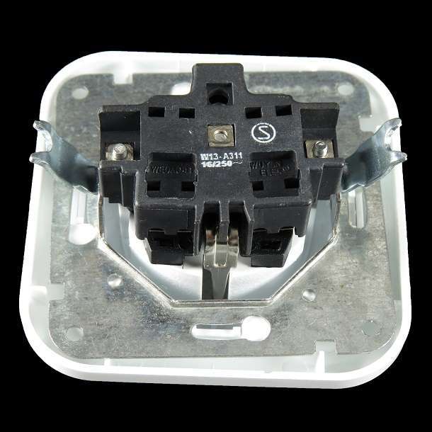 BASE DE ENCHUFE EMPOTRABLE C/TAPA BLIS CJ120[6TZ107C]